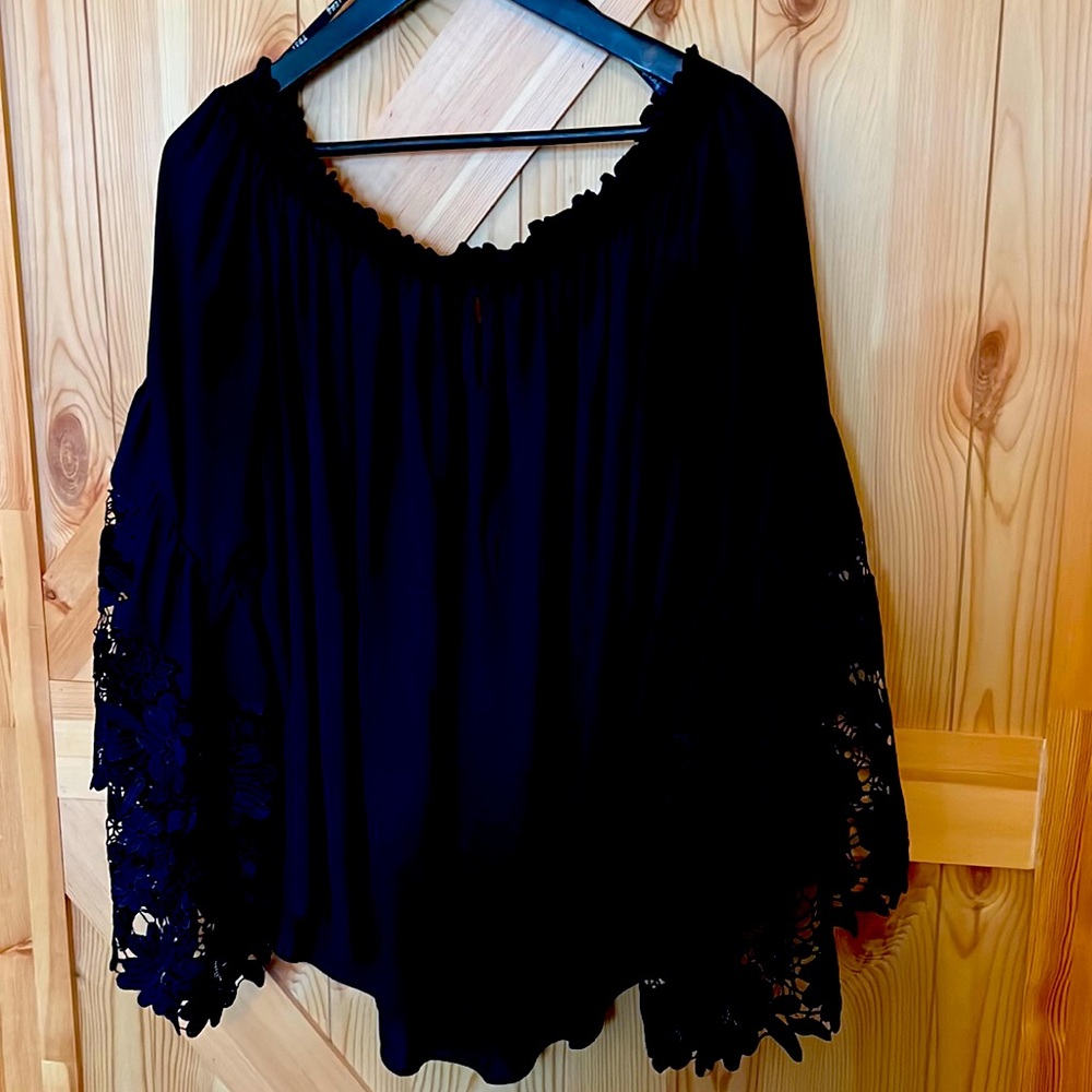 Joseph Ribkofff navy lacy top